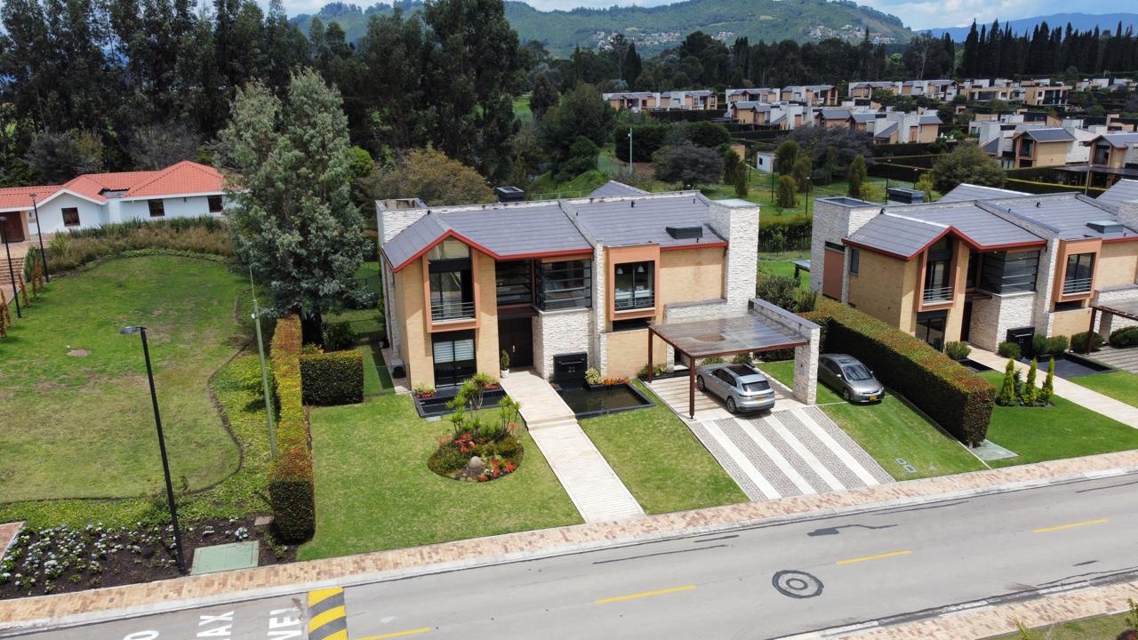 0f75de9d-e762-4420-996c-76af6d19aa4d